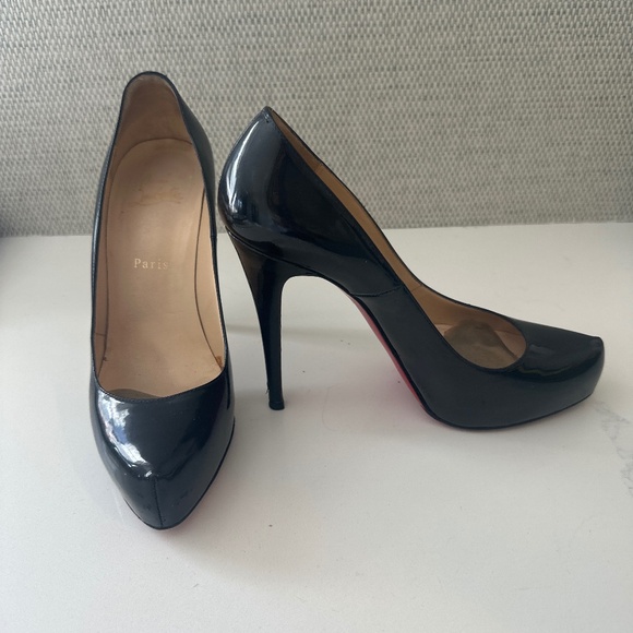 Christian Louboutin Black Patent Heels- 39.5 - Picture 1 of 3